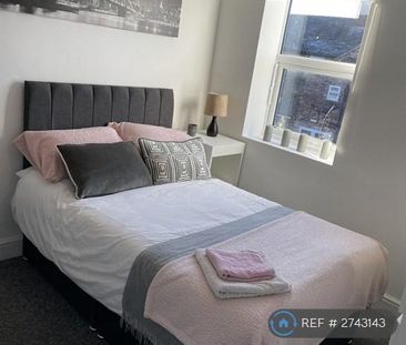 1 bedroom in a house share to rent - Photo 1