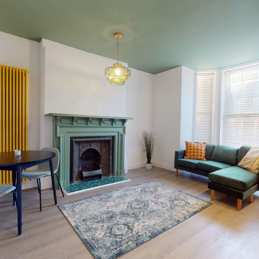 65 Forest Road Flat 1 - Photo 1