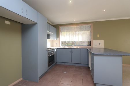 34 Ivy Lea Place, Goulburn - Photo 2