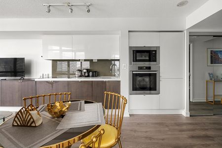 Iceboat Terrace - Photo 2