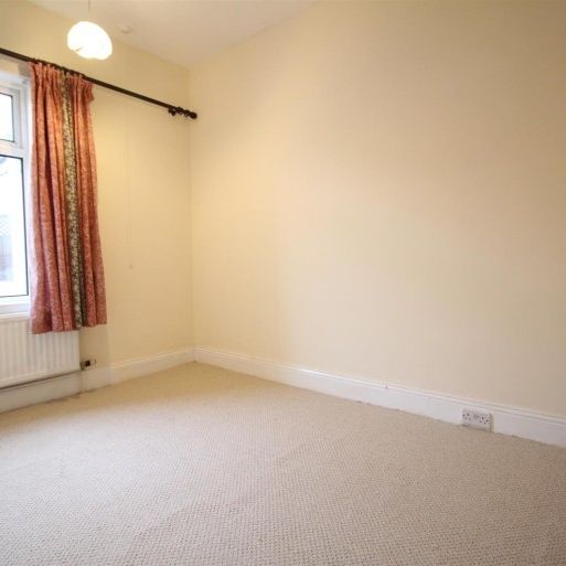 4 Bedroom Bungalow - Semi Detached - Photo 1