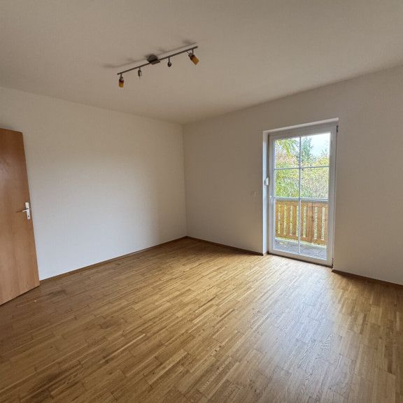 *58m² helle 2-Zimmer-Wohnung mit Balkon Nähe Ortszentrum von Bad Waltersdorf - Foto 1