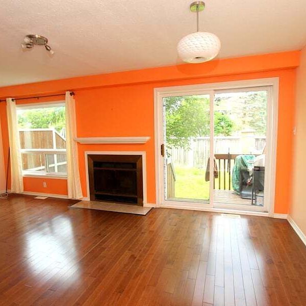 6075 Pineglade Crescent - Photo 1