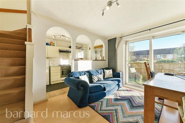 Appleby Gardens, Feltham - Photo 1