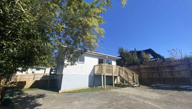 Drink coffee on the deck in the sun or grow veggies in the garden! - Photo 1