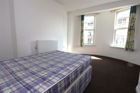 5 bedroom maisonette to rent - Photo 2