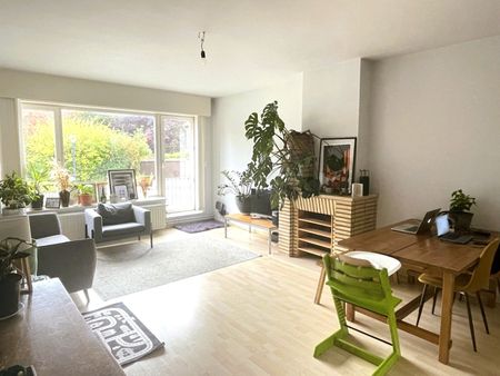 Gelijkvloers 2-kamerappartement met mogelijkheid autostaanplaats - Foto 4