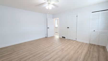 For Lease - 330 Adelaide Avenue, Oshawa, Ontario - Photo 3