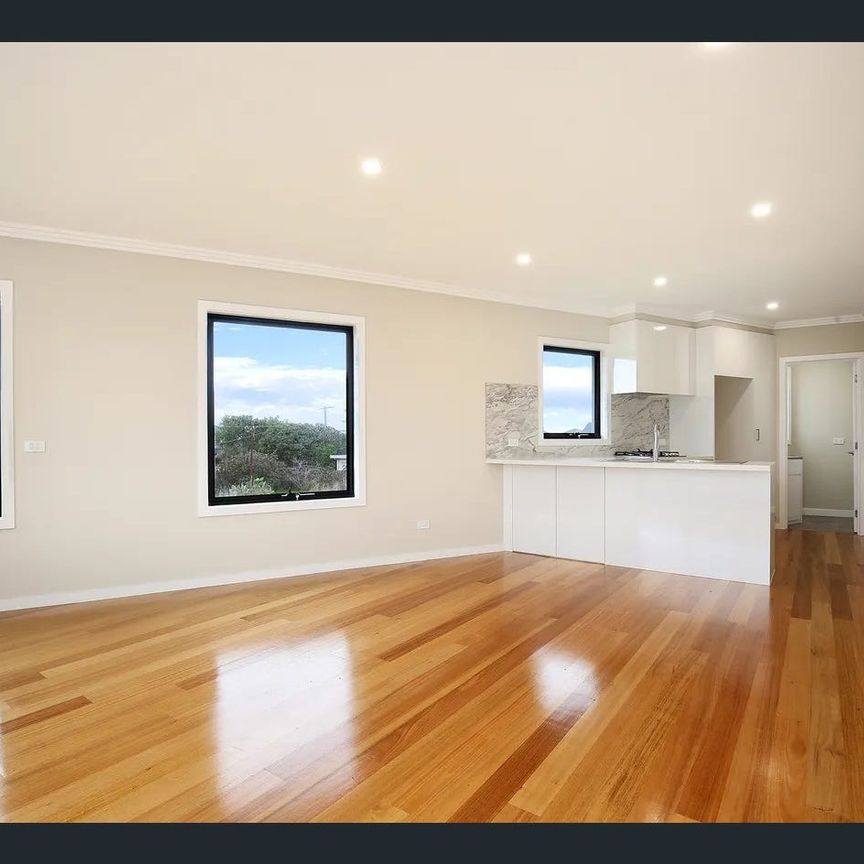 1 Muntz Avenue, Glenroy, Vic 3046 - Photo 1