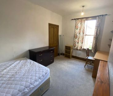 Lorne Road (4 bed) - Photo 2