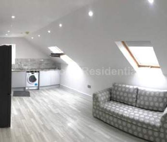 2 bedroom property to rent in Cardiff - Photo 1