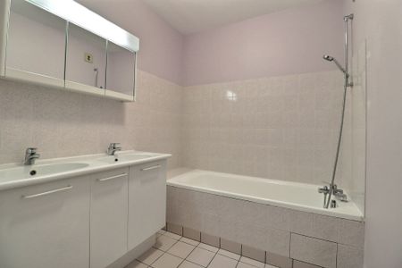 Location Appartement 3 pièces 72m² CHAMALIERES 63400 - Photo 5