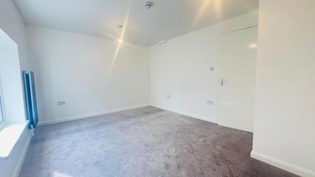 4 bedroom flat to rent - Photo 4