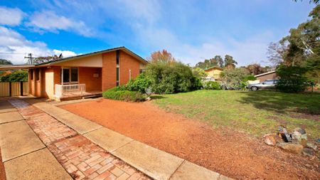 Three Bedroom Family Home - Photo 5