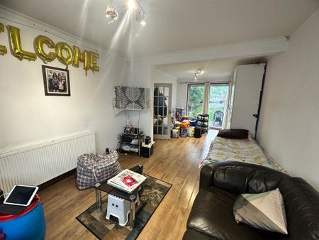 3 bedroom terraced house to rent - Photo 3
