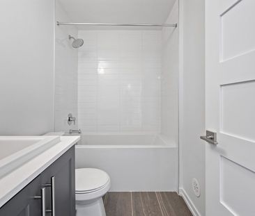 For Lease - 18 Lytham Green Circle Unit# 18, Newmarket, Ontario - Photo 2