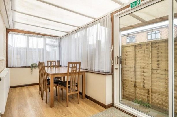 1 bedroom in a house share to rent - Photo 1