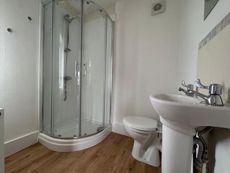 2 bedroom semi-detached house to rent - Photo 5