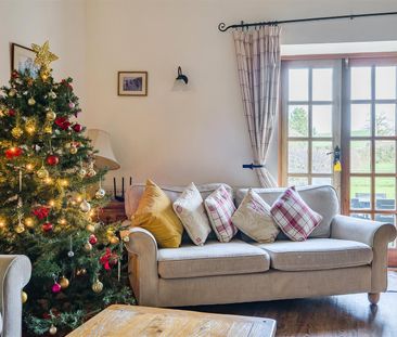 Plush, Dorchester, Dorchester - Photo 2