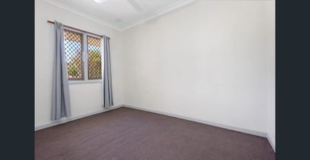 NEAT AND TIDY 4X1 HOME WITH AMPLE PARKING - Photo 4