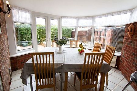 24 Low Mill Close - Photo 3