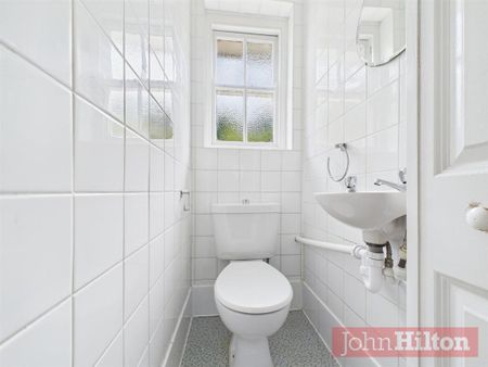 The Highway, Brighton - Photo 2