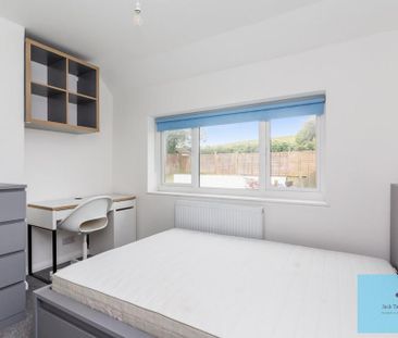 5 bedroom house of multiple occupation to rent - Photo 3