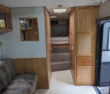 RV Fifth Wheel - Photo 1