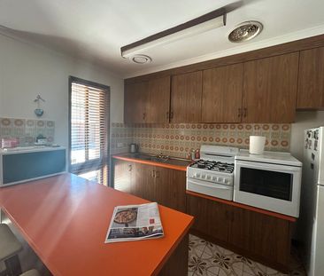COZY HOME IN GREAT LOCATION! - Photo 1