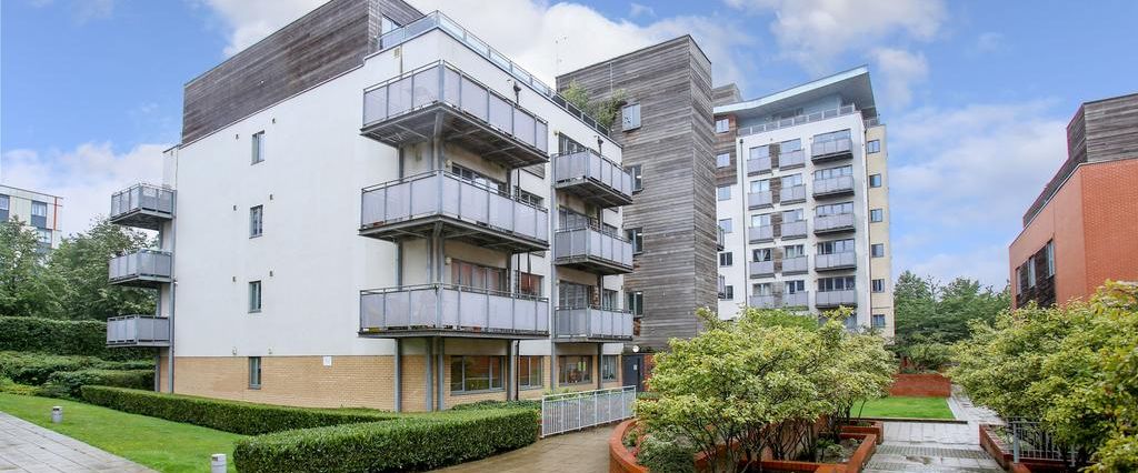 1 bedroom in a flat share to rent - Photo 1