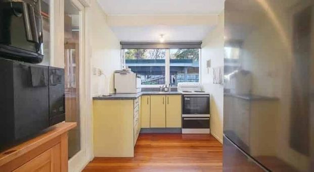 Greenlane - Tidy 2 bedroom Townhouse Plus 2 Carparks - Photo 1