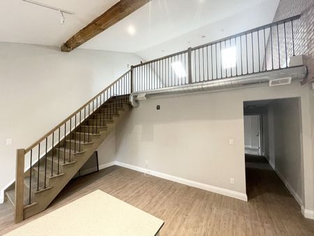 90 John Street South apartment — Hamilton, ON (2-Bedroom) - 2 Bedroom - Photo 4