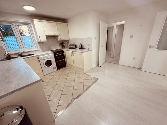 2 bedroom maisonette to rent - Photo 1