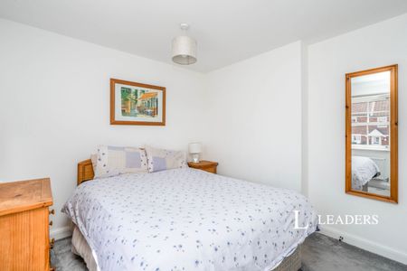 3 bedroom detached to rent Pakeham Road, Waterlooville - Photo 2