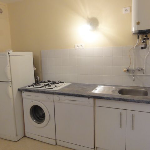 Location Appartement 1 pièce 25m² LE CREUSOT 71200 - Photo 1