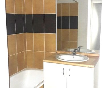 Location Appartement 2 pièces 46m² AUCH 32000 - Photo 2