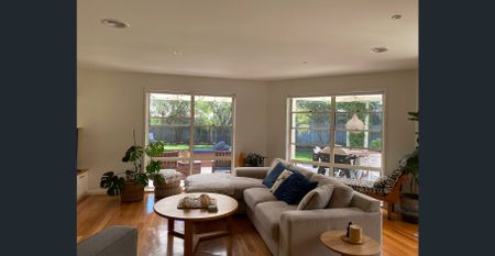 Spacious & Comfortable Family Home in the Heart of Barwon Heads - Photo 5