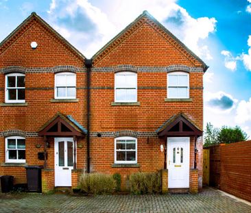 2 bedroom end of terrace house to rent - Photo 1