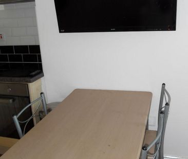 5 bedroom terraced house to rent - Photo 2