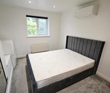 4 bedroom detached house to rent - Photo 6