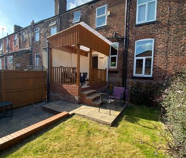 Room in a Shared House, Ash Grove, M14 - Photo 2