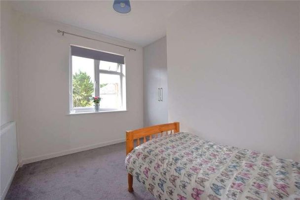 Chertsey Lane, Staines-upon-thames, Surrey, TW18 - Photo 1