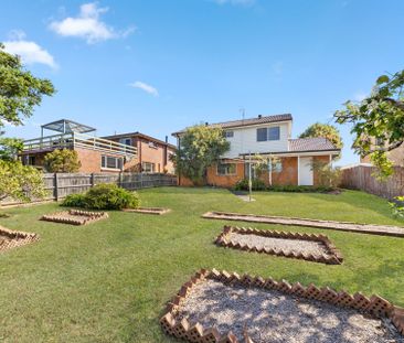 Beautifully Renovated Family Home with District Views - Photo 5