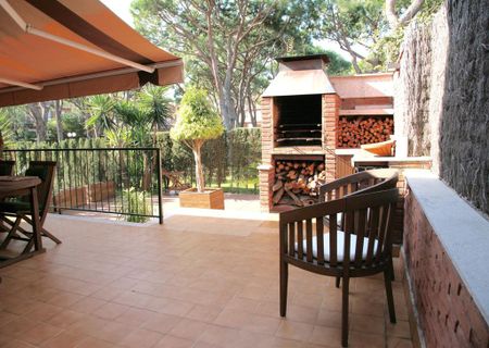 Luxury Villa for rent in Gavà, Catalonia - Photo 3