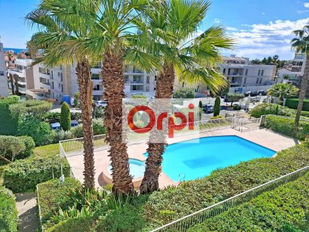 Location Appartement 2 pièces 32m² ST LAURENT DU VAR 06700 - Photo 4