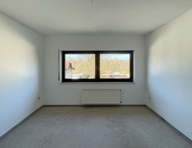 Gepflegte 4-Zimmer-Etagenwohnung mit Balkon in Oberirsen zu vermieten! - Foto 1