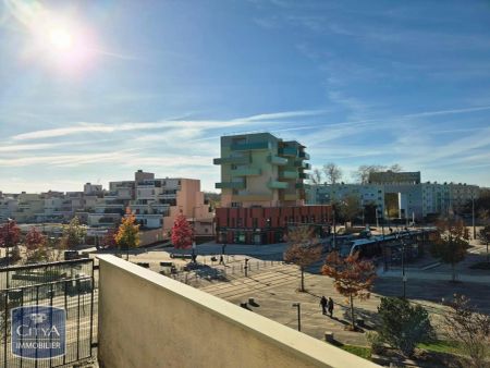 Appartement à louer 4 pièces 75m² - Photo 2