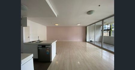 Super convenience extremely large living room 3B2B1C east facing apartment - Photo 4