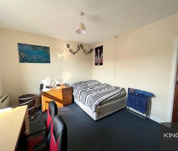 5 bedroom end of terrace house to rent - Photo 6