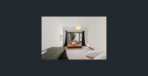 Beautifully Kept Home in Great Location! 3x2 (or 4 Bedroom / Study) Character Home ready for family from the 9th of January 2026! - Photo 1